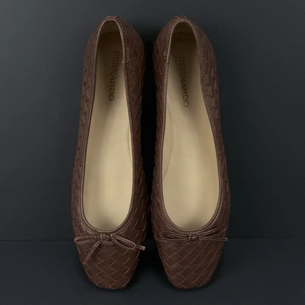 Bernardo Women’s 10M Gwynn Leather Ballet Flats Brown Slip On NWOB Dress Shoes